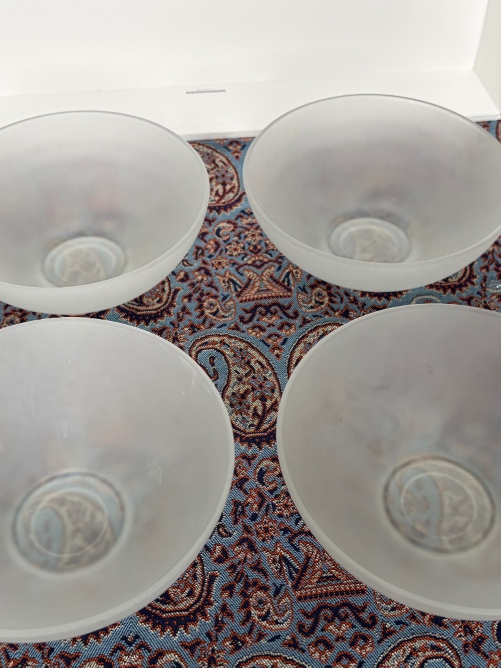 Ghost bowls (x4) for desert, in frosted glass, by Zone (Montreal), vintage 90s.